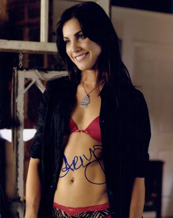 Carly Pope autograph