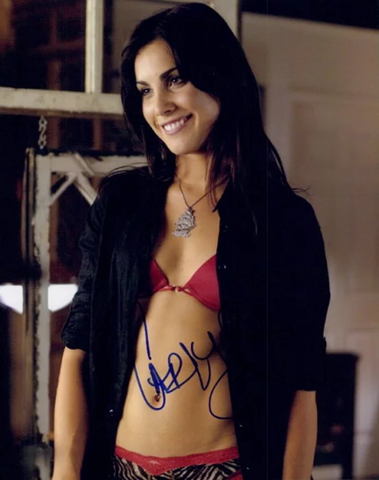 Carly Pope autograph