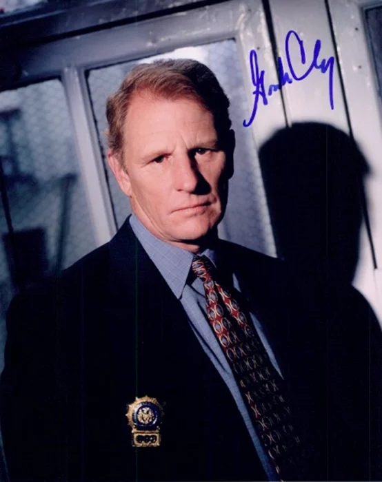 Gordon Clapp autograph