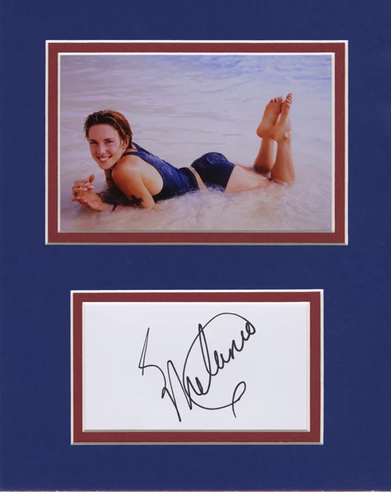 Melanie Chisholm autograph