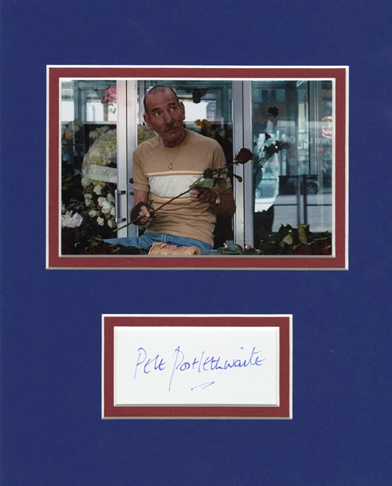 Pete Postlethwaite autograph