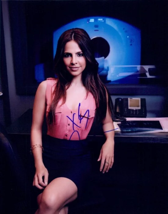 Azita Ghanizada autograph