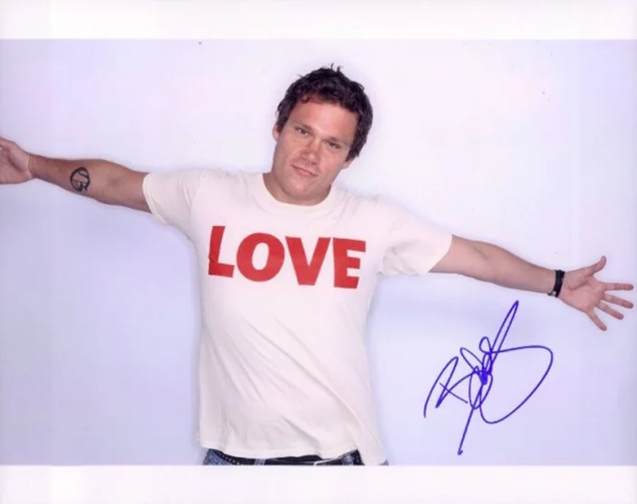Bob Guiney autograph