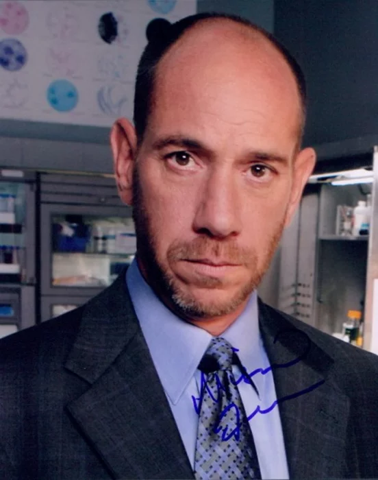 Miguel Ferrer autograph