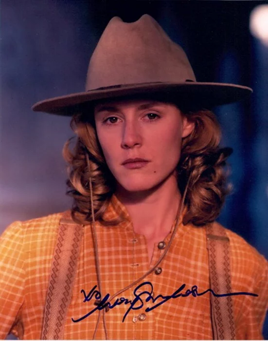 Mary Stuart Masterson autograph