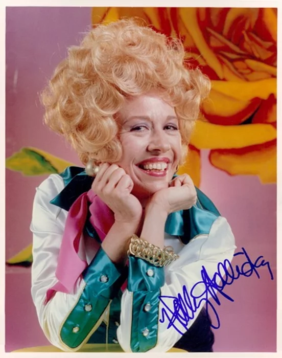 Polly Holliday autograph