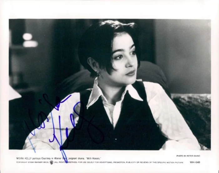 Moira Kelly autograph