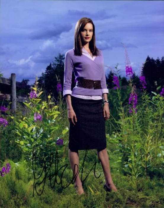 Gina Holden autograph