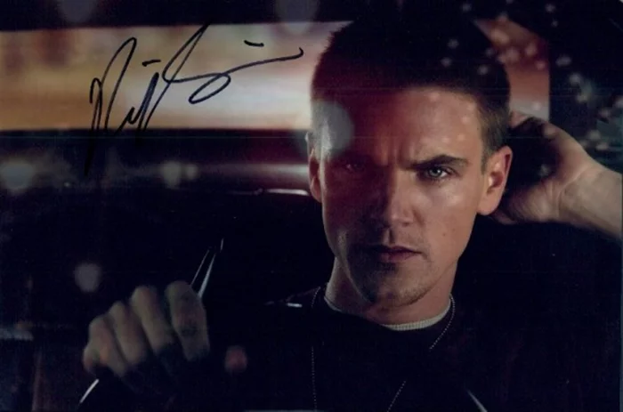 Riley Smith autograph