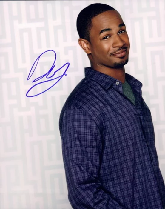Damon Jr. Wayans autograph
