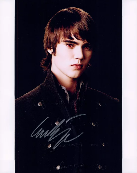 Cameron Bright autograph