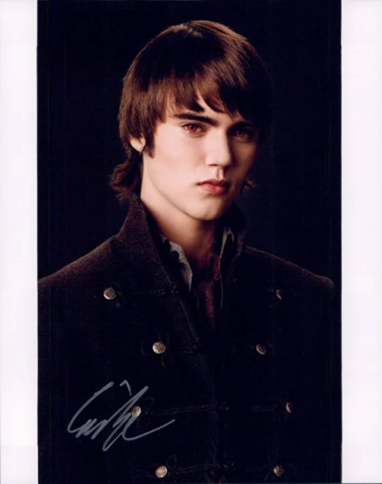 Cameron Bright autograph