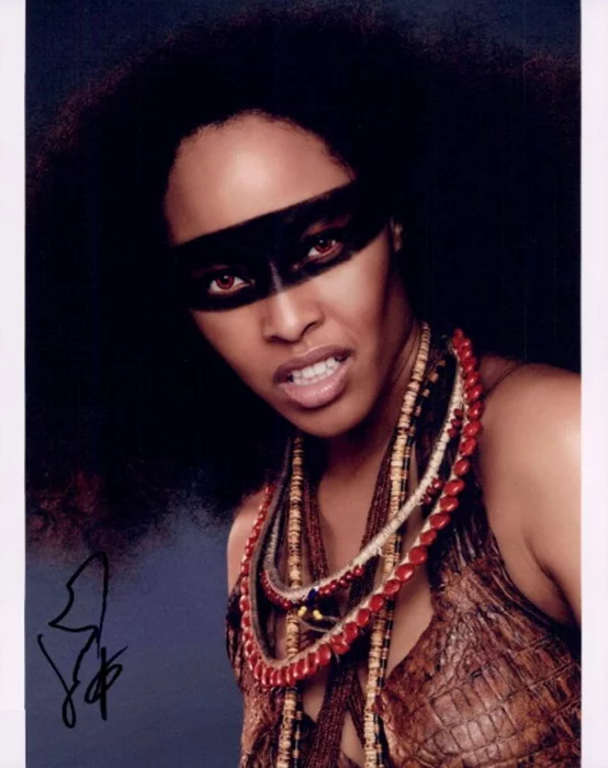 Tracey Heggins autograph