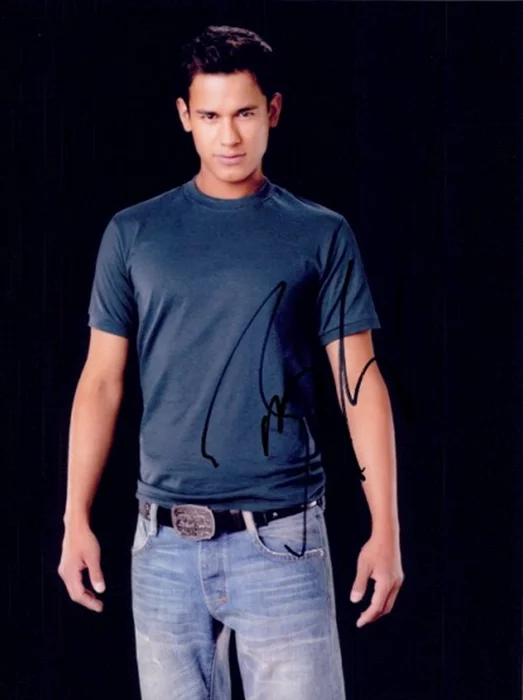 Bronson Pelletier autograph