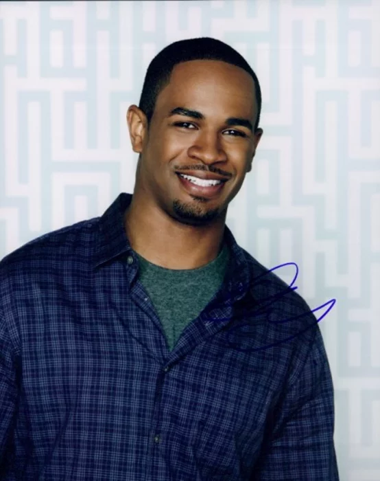 Damon Jr. Wayans autograph