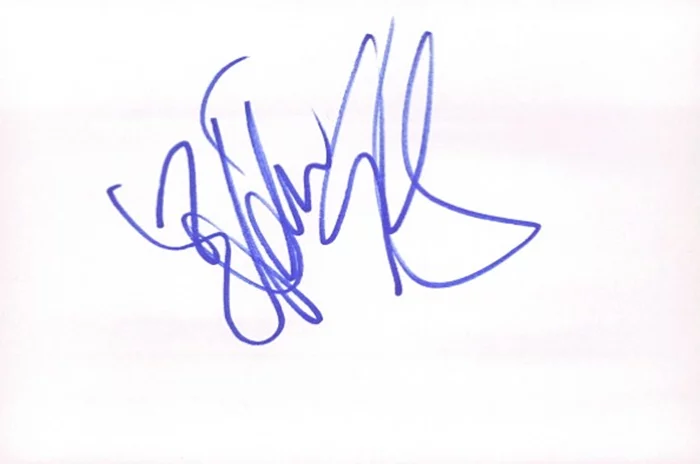 Adrienne Frantz autograph