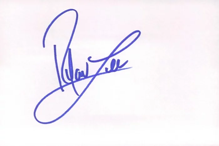 Ryan Lee autograph