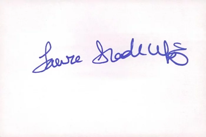 Laura Wiggins autograph
