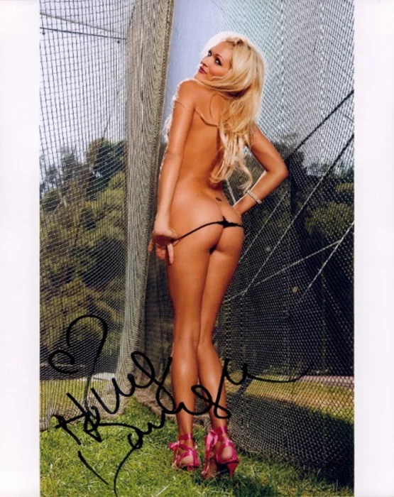 Holley Dorrough autograph