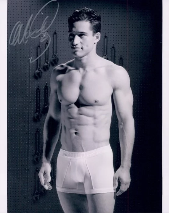 Mario Lopez autograph