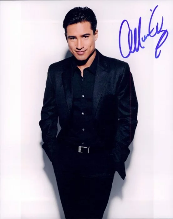 Mario Lopez autograph