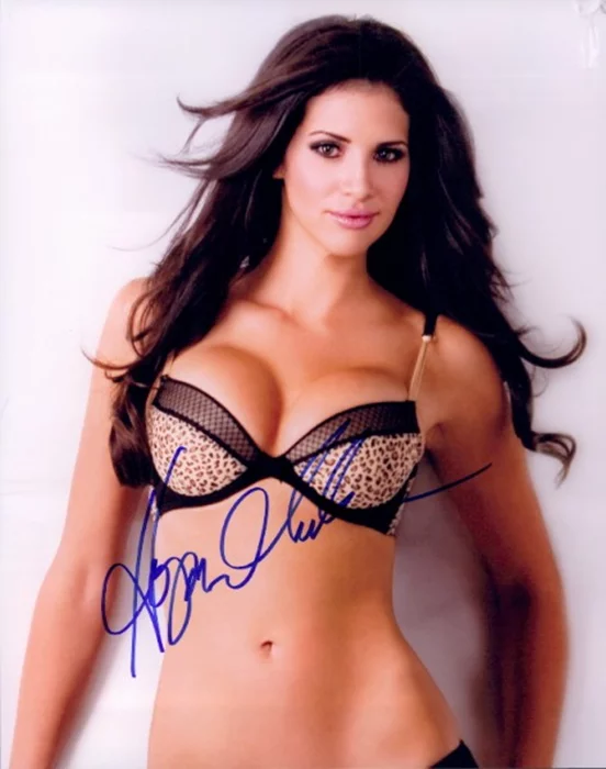 Hope Dworaczyk autograph