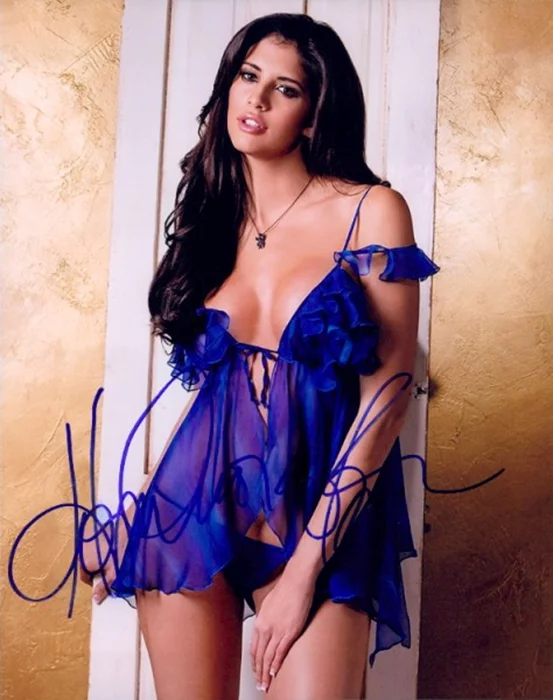Hope Dworaczyk autograph