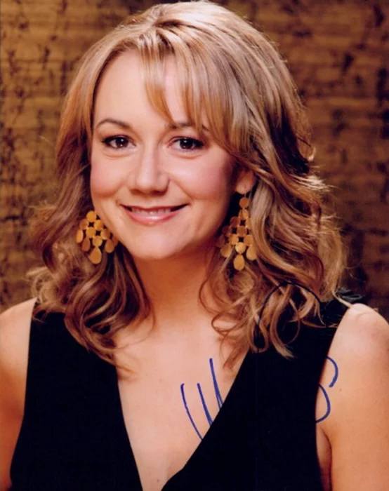 Megyn Price autograph