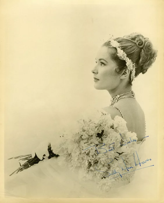 Sally Ann Howes autograph