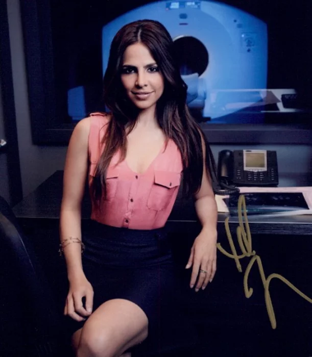 Azita Ghanizada autograph