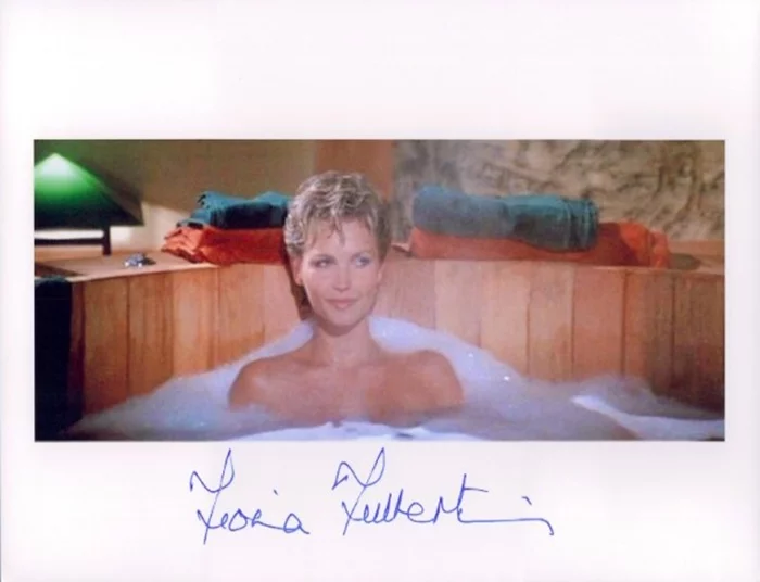 Fiona Fullerton autograph