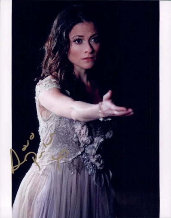 Lara Pulver autograph