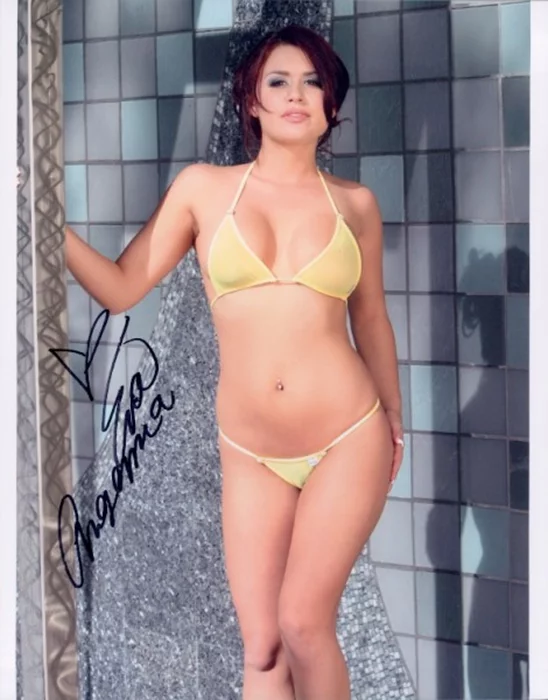 Eva Angelina autograph