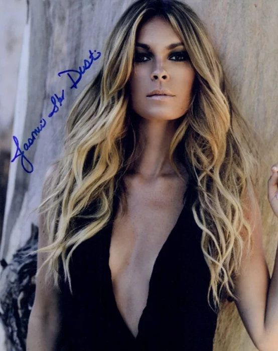 Jasmine Dustin autograph