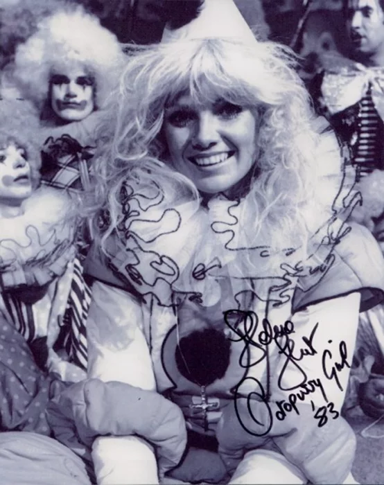 Helene Hunt autograph