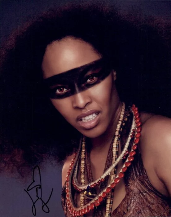 Tracey Heggins autograph