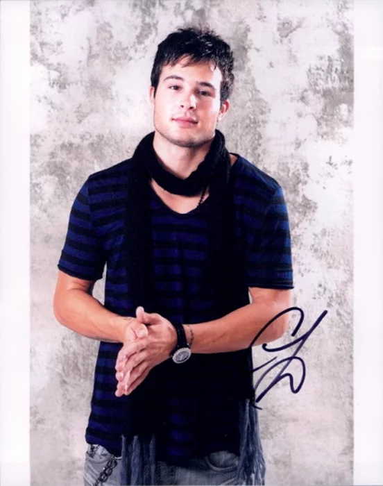 Cody Longo autograph