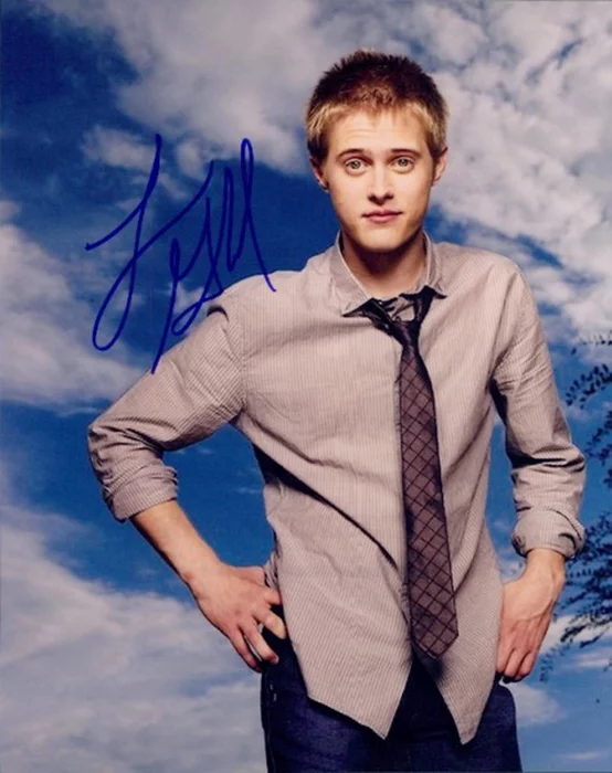 Lucas Grabeel autograph