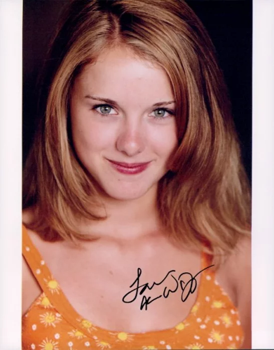 Laura Wiggins autograph
