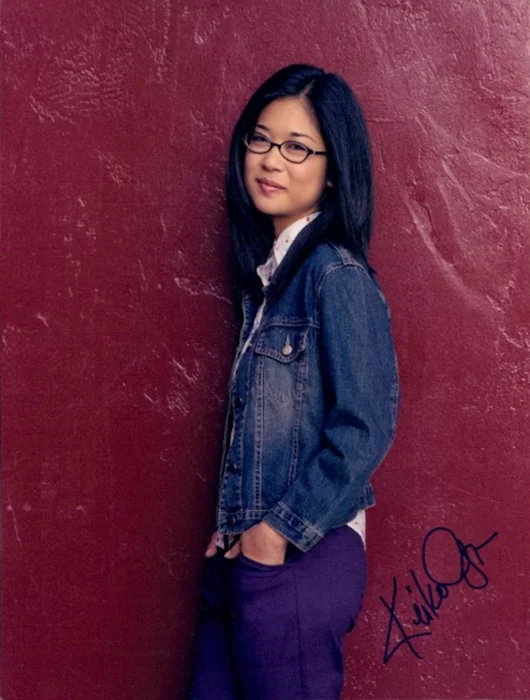 Keiko Agena autograph