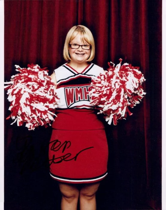 Lauren Potter autograph