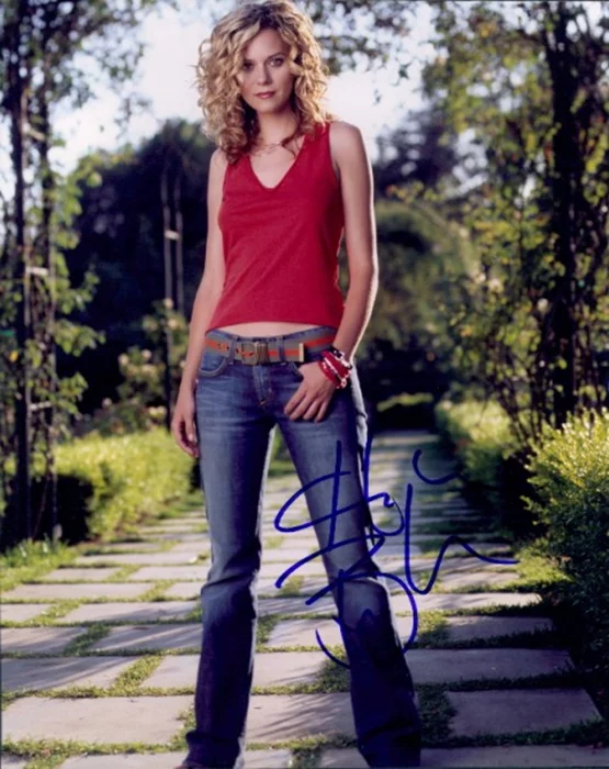 Hilarie Burton autograph