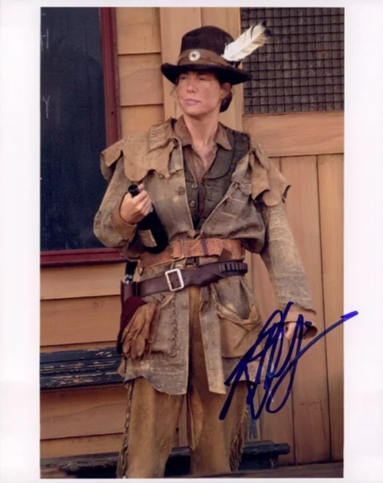 Robin Weigert autograph