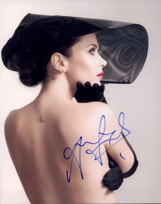 Anna Friel autograph