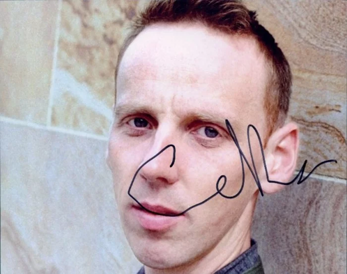 Ewen Bremner autograph