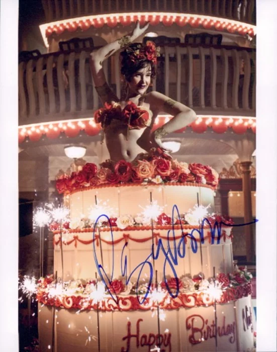 Paz de la Huerta autograph