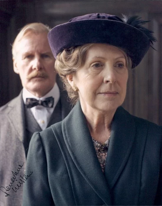 Penelope Wilton autograph