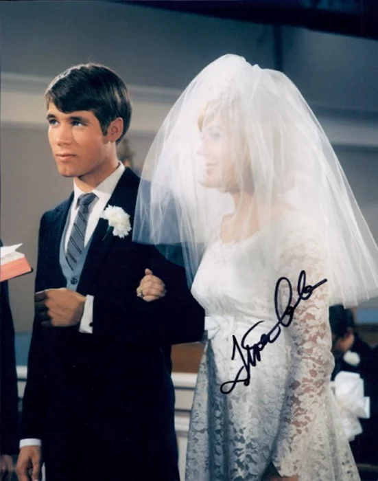 Tina Cole autograph