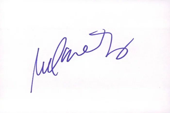Melonie Diaz autograph