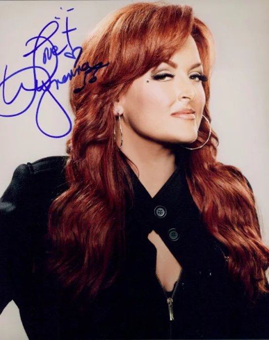 Wynonna Judd autograph